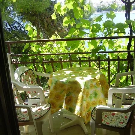 Dane Διαμέρισμα *