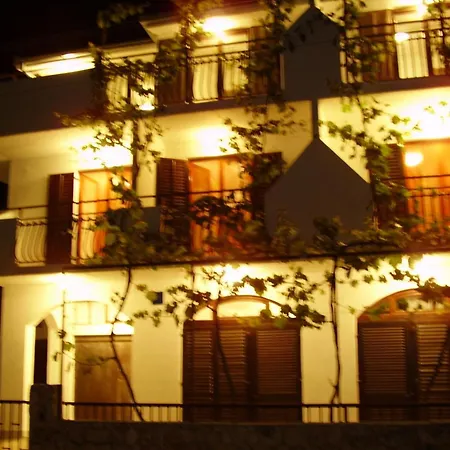 Διαμέρισμα Dane Τρογκίρ